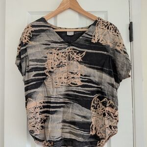 Women's Black and Tan V-Neck Top